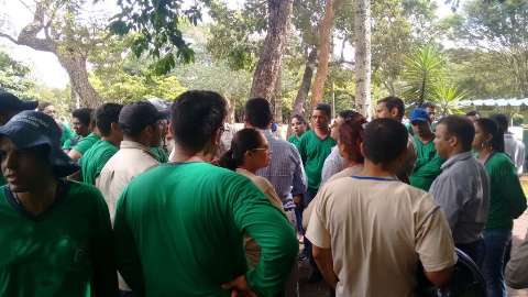 Agentes de endemias protestam no Parque dos Poderes