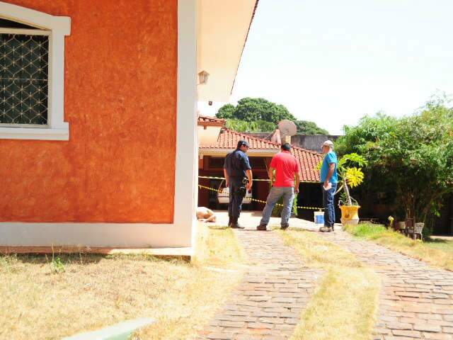  Advogado de 57 anos &eacute; encontrado morto a tiros no bairro Amamba&iacute;