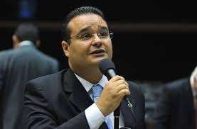 Sistema proporcional deixa de fora candidatos mais votados
