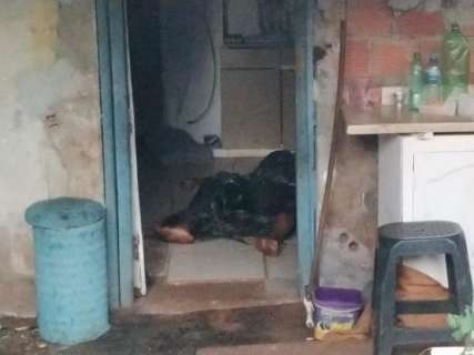 Mulher &eacute; encontrada morta com corpo incendiado em resid&ecirc;ncia 
