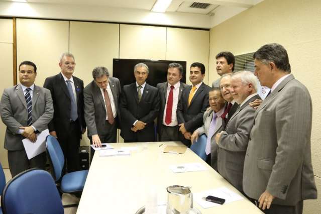 Durante encontro com bancada, Reinaldo promete dobrar recursos de emendas