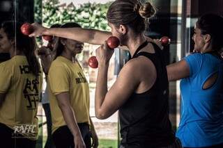 Modalidade mescla movimentos de lutas e treino aeróbico. (Foto: Janaina Lott)