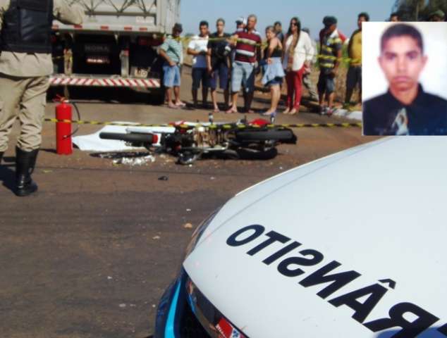 Pedreiro morre ao colidir com tanque de combust&iacute;vel de carreta 