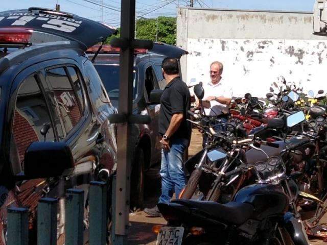 Ex-presidente da C&acirc;mara preso por corrup&ccedil;&atilde;o &eacute; levado para penitenci&aacute;ria
