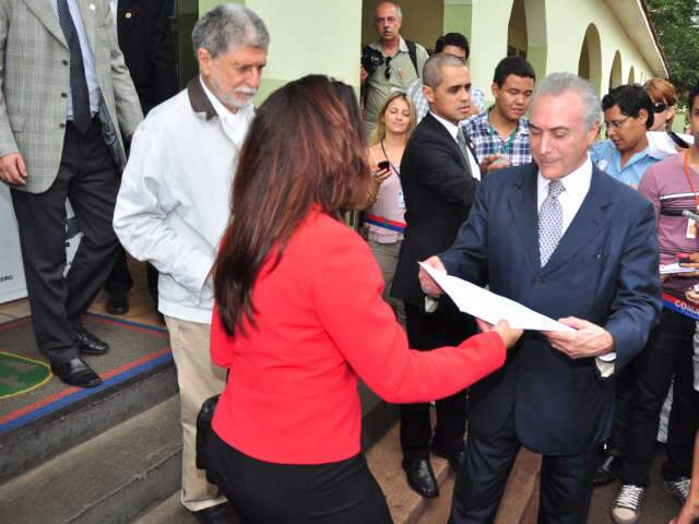  Temer se esquiva de assuntos ind&iacute;genas e diz que &#039;mat&eacute;ria &eacute; de conflito permanente&#039;