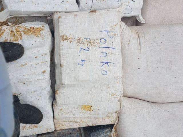Pol&iacute;cia intercepta carga do &lsquo;cons&oacute;rcio da maconha&rsquo; em carreta com aveia