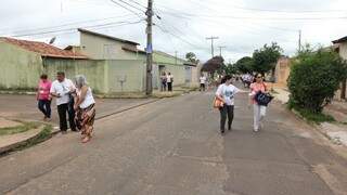 Mais de 1.500 pessoas foram as ruas de Campo Grande pedir doações (Foto: Divulgação)