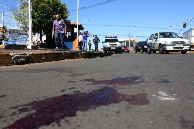 Idoso &eacute; gravemente agredido pr&oacute;ximo ao Mercad&atilde;o, ap&oacute;s discuss&atilde;o por dinheiro