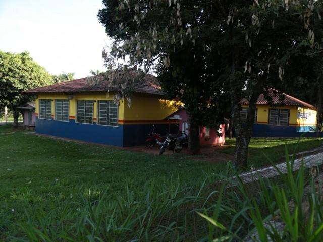 Prefeito paga sal&aacute;rios e creches funcionam normalmente ap&oacute;s protesto 