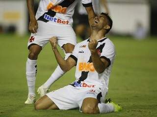 Raul marcou o primeiro gol do Vasco no jogo (Foto: Rafael Ribeiro/Vasco)