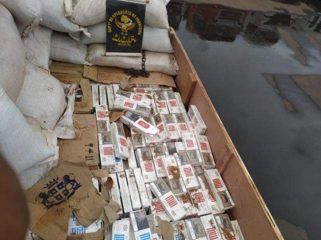 Carga com 35 mil pacotes de cigarros do Paraguai &eacute; apreendido em MS