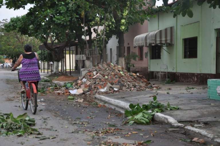 Rastro de estragos em Porto Murtinho após tornado.
