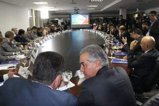 Reinaldo Azambuja em encontro com governadores do Distrito Federal, Mato Grosso, Mato Grosso do Sul, Tocantins e Rondônia. (Foto: Chico Ribeiro/Assessoria)