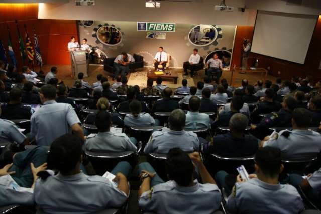 Conv&ecirc;nio entre Fiems e PM vai capacitar 4,5 mil policiais da reserva