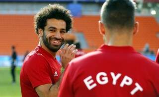 Recuperado da lesão no ombro, sofrida na final da Liga dos Campeões, o craque Mohamed Salah vai comandar o Egito nesta sexta-feira diante do Uruguai (Foto: KIKO HUESCA/EFE)
