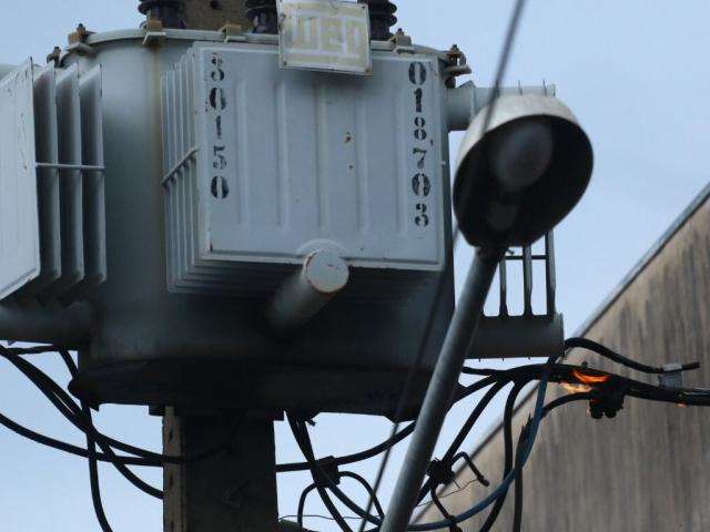 Defeito em circuito de baixa tens&atilde;o deixou lojas no escuro por 1 hora