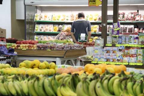 Alimentação pesa no bolso e inflação de 2015 fecha em 11,41%