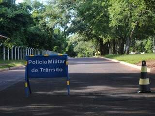 Rua do Parque dos Poderes, fechada para trânsito de veículos. (Foto: Marcos Ermínio/Arquivo).