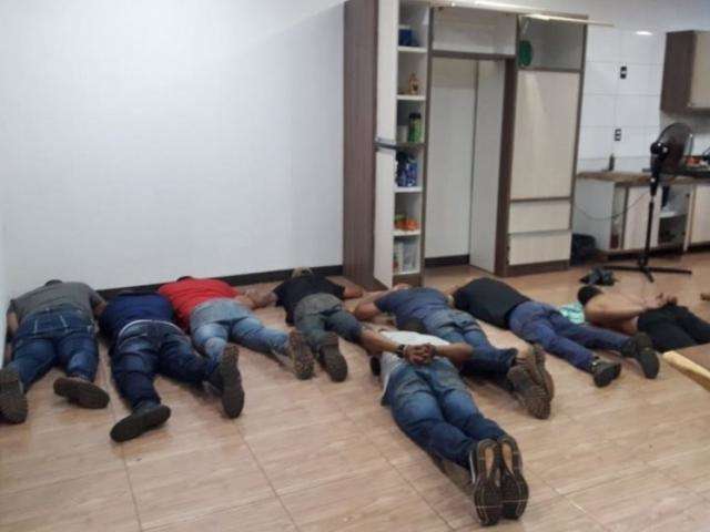 Pol&iacute;cia desconfia de ataque do PCC e transfere 14 pistoleiros de Minotauro