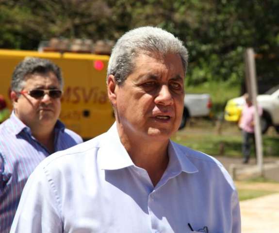 Puccinelli acha &quot;natural&quot; apoio dos deputados do PMDB a Azambuja