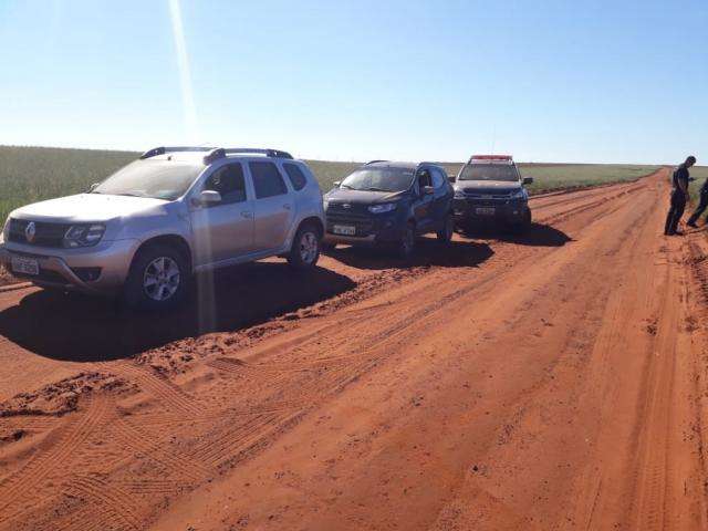 Casal &eacute; preso e dois carros roubados s&atilde;o recuperados na fronteira
