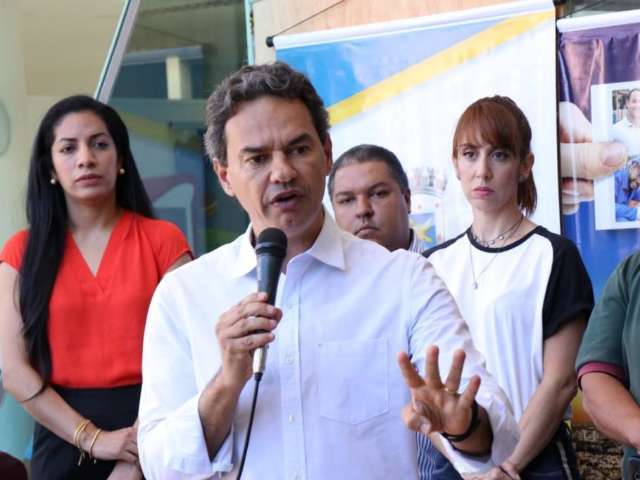 Dep&oacute;sito foi feito, confirma prefeito sobre 13&ordm; dos servidores