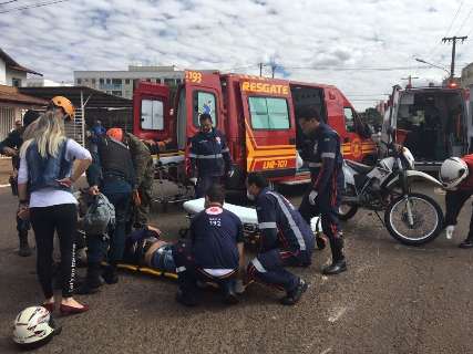 Motorista de furgão foge após causar acidente na Mascarenhas de Moraes