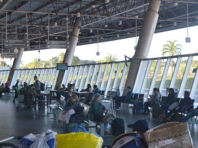 Ap&oacute;s &ocirc;nibus nas garagens pela manh&atilde;, tarde foi de movimento fraco em rodovi&aacute;ria 