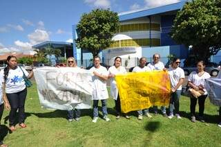 Professores estão em greve para pressionar diretora do Instituto Mirim. (Foto: Marcos Ermínio)