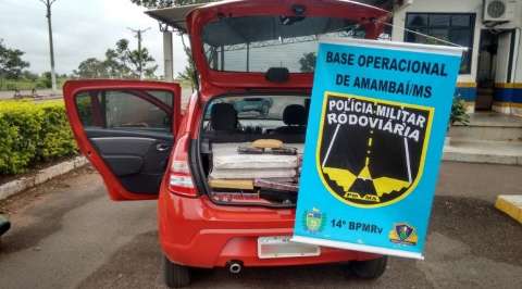 Polícia apreende 416 kg de maconha e 3 kg de haxixe em veículo com placas do PR
