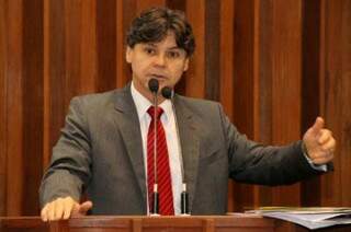 O projeto de emenda constitucional do deputado Paulo Duarte foi aprovado por unamidade pela Assembleia Legislativa(Foto: Wagner Guimarães/ALMS) 