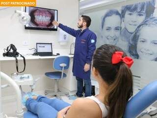 Dentista usa uma câmera intraoral para que você possa visualizar o resultado do tratamento. (Foto: Paulo Francis)