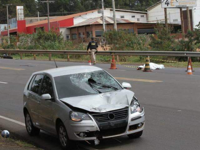 Motociclista morre ao ser atingido por ve&iacute;culo ap&oacute;s o anel rodovi&aacute;rio 