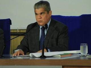 Presidente do TCE, Waldir Neves, em evento nesta segunda-feira (Foto: Marina Pacheco)