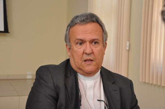 &quot;N&atilde;o basta ser bom cat&oacute;lico para ser bom pol&iacute;tico&quot;, diz Dom Dimas
