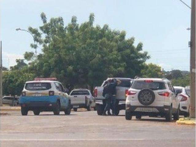 Empres&aacute;ria &eacute; resgatada ap&oacute;s ser agredida e mantida ref&eacute;m pelo marido 