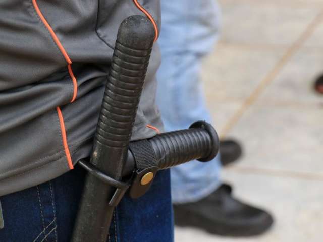 Com s&oacute; 5 agentes para 95 internos, fuga de Unei foi pela porta da frente