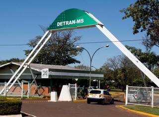 Agência central do Detran em Campo Grande, na saída para Rochedo (Foto: Divulgação)