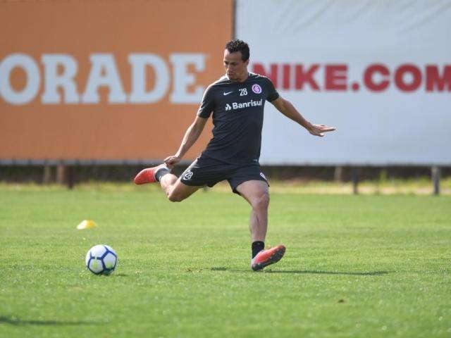 Internacional visita Chapecoense em busca da lideran&ccedil;a do Brasileir&atilde;o