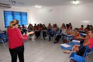 Professores debatem trabalho da Unicef sobre educação infantil. (Foto:Divulgação)