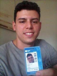 Estudante cria aplicativo para paquerar quem d&aacute; check-in no mesmo lugar