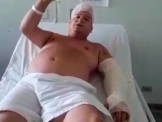 Juvenal reclamou da demora em fazer cirurgia para amputação do braço esquerdo (Foto: Reprodução)