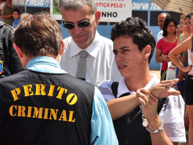  M&atilde;e acha reconstitui&ccedil;&atilde;o &#039;circo&#039; e reclama da viol&ecirc;ncia