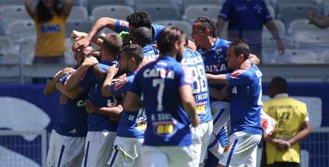 Cruzeiro bate o Santa Cruz e consagra &Aacute;bila como artilheiro na s&eacute;rie A
