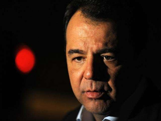 Para n&atilde;o ser transferido a Campo Grande, Cabral pede desculpas a juiz