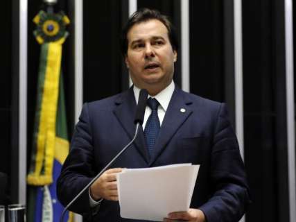Com apoio da esquerda, Rodrigo Maia é eleito presidente da Câmara