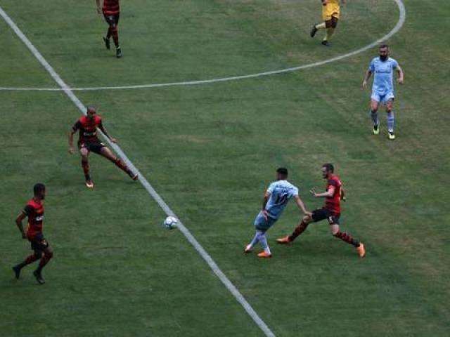 Sport vence o Gr&ecirc;mio em jogo marcado por reviravoltas