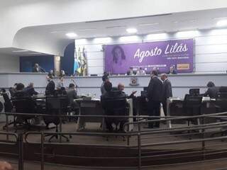 Vereadores durante sessão na manhã de hoje na Câmara Municipal (Foto: Fernanda Palheta) 