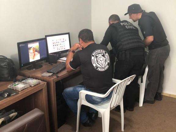 A&ccedil;&atilde;o contra pedofilia ouve depoimento de crian&ccedil;a e apreende computadores