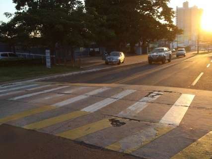 Prefeitura busca empresa para construir faixas de pedestre elevadas